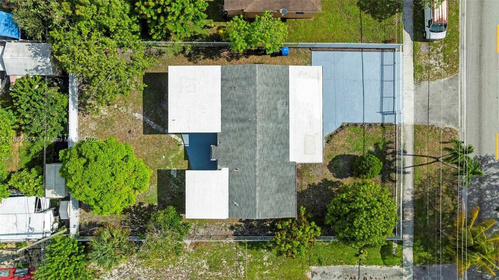 Small Image of 1237 NORTH WEST 15TH AVE, Fort Lauderdale Number 35