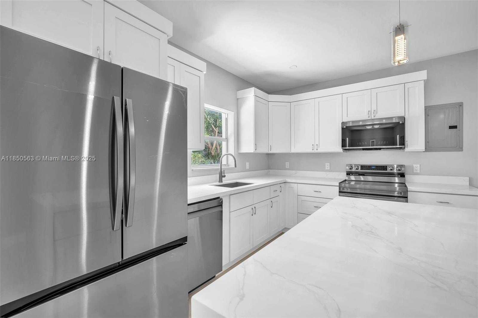 Small Image of 421 NORTH WEST 59TH ST, Miami Number 15