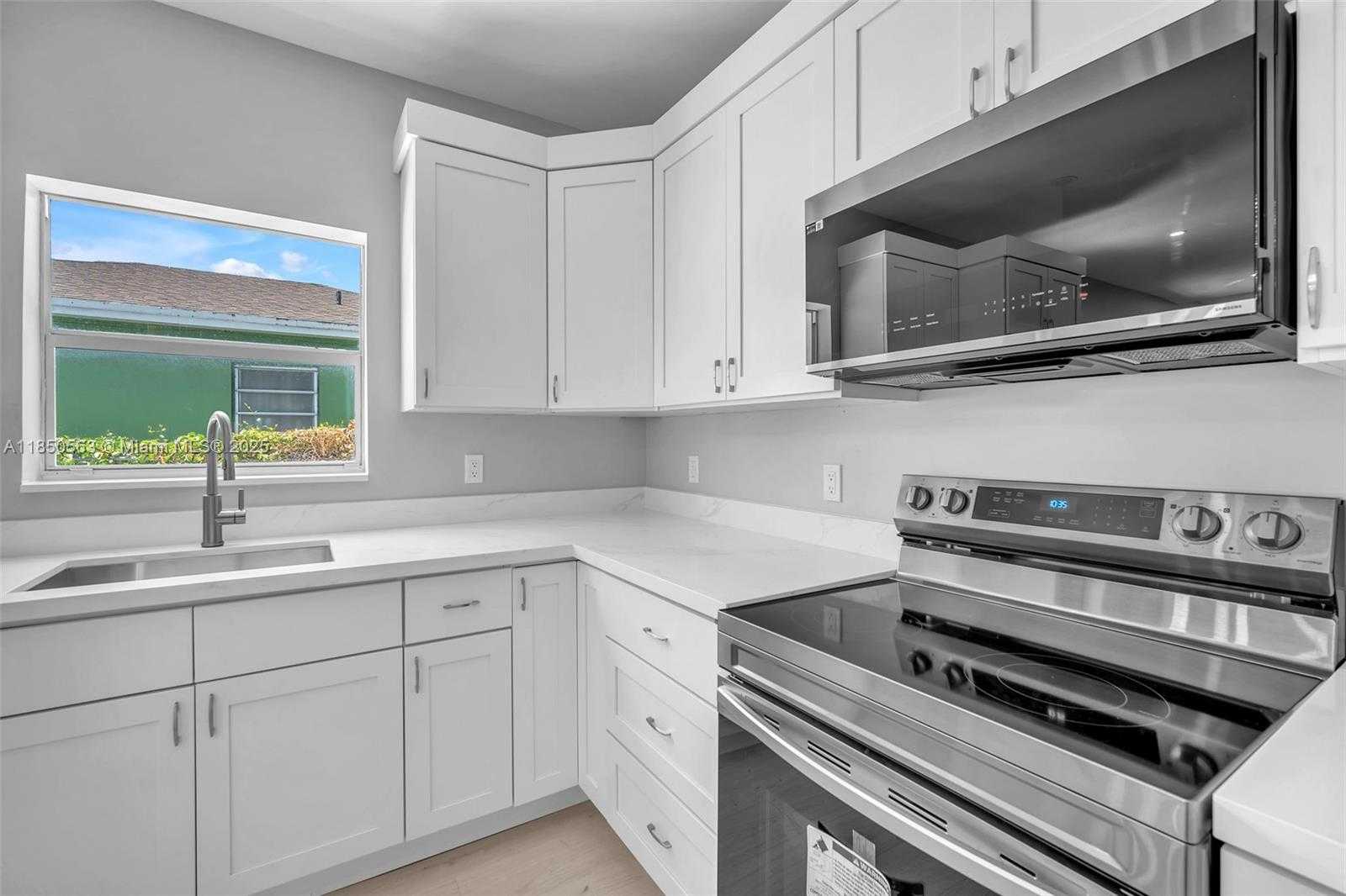 Small Image of 421 NORTH WEST 59TH ST, Miami Number 17