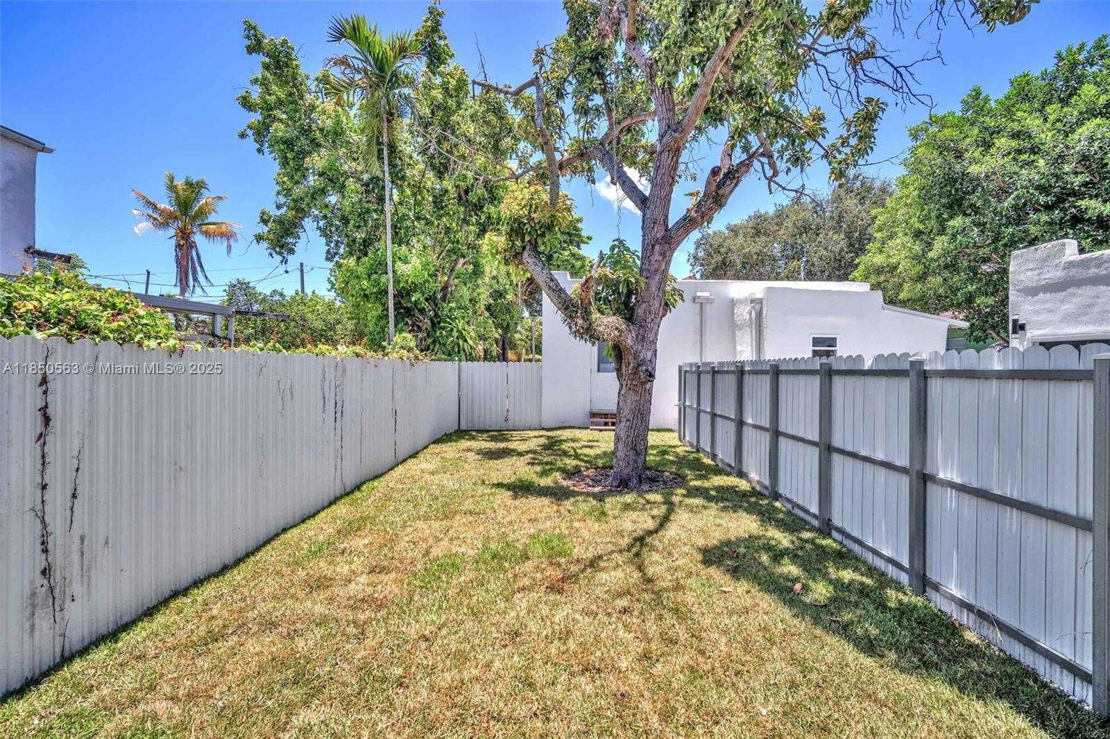 Small Image of 421 NORTH WEST 59TH ST, Miami Number 23