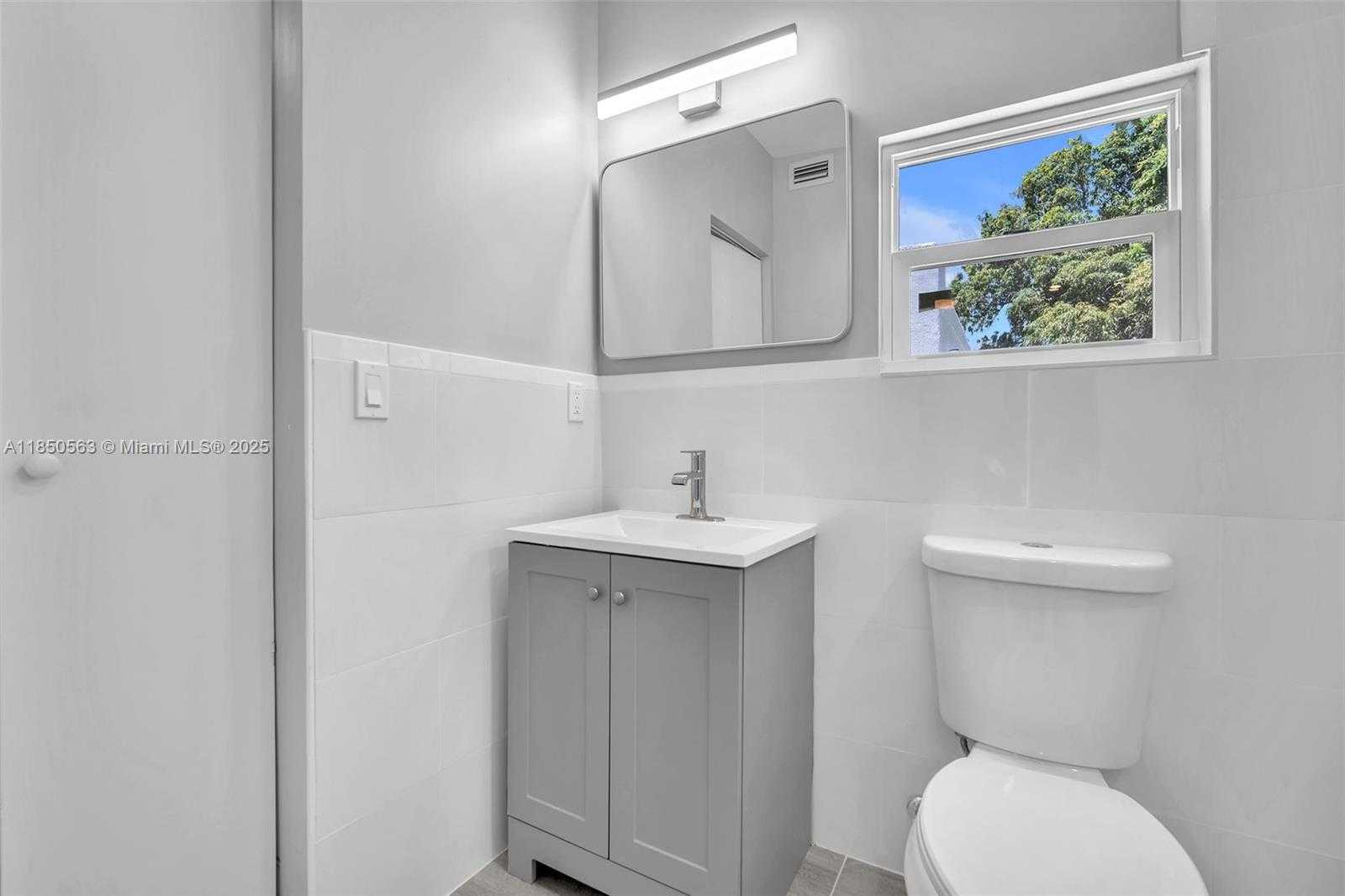 Small Image of 421 NORTH WEST 59TH ST, Miami Number 27