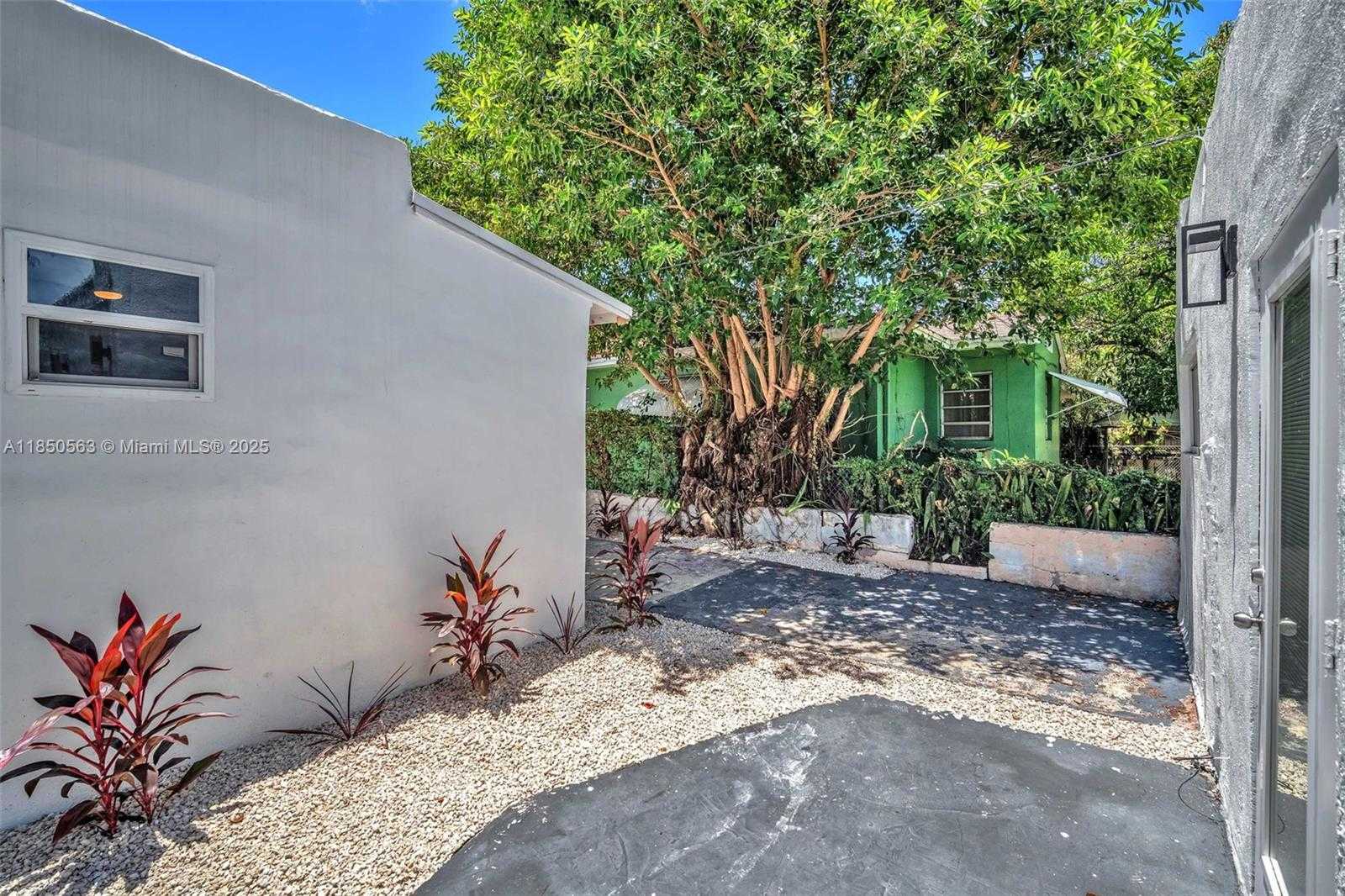 Small Image of 421 NORTH WEST 59TH ST, Miami Number 34
