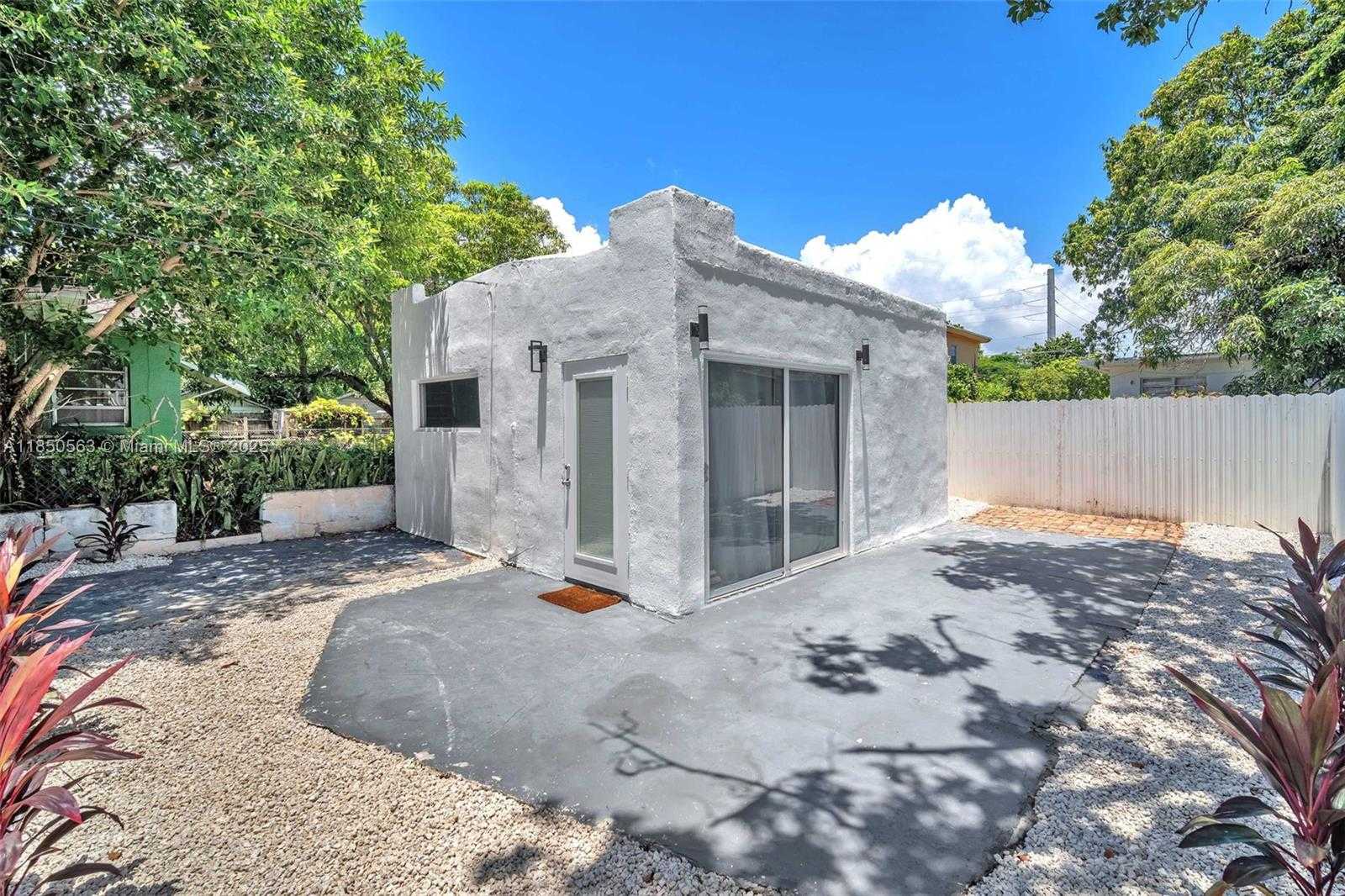 Small Image of 421 NORTH WEST 59TH ST, Miami Number 35