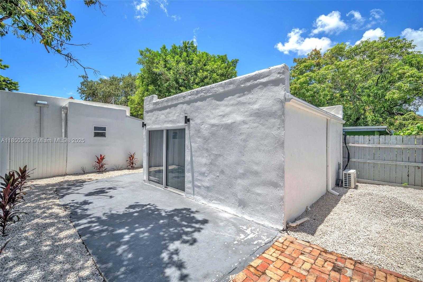 Small Image of 421 NORTH WEST 59TH ST, Miami Number 36