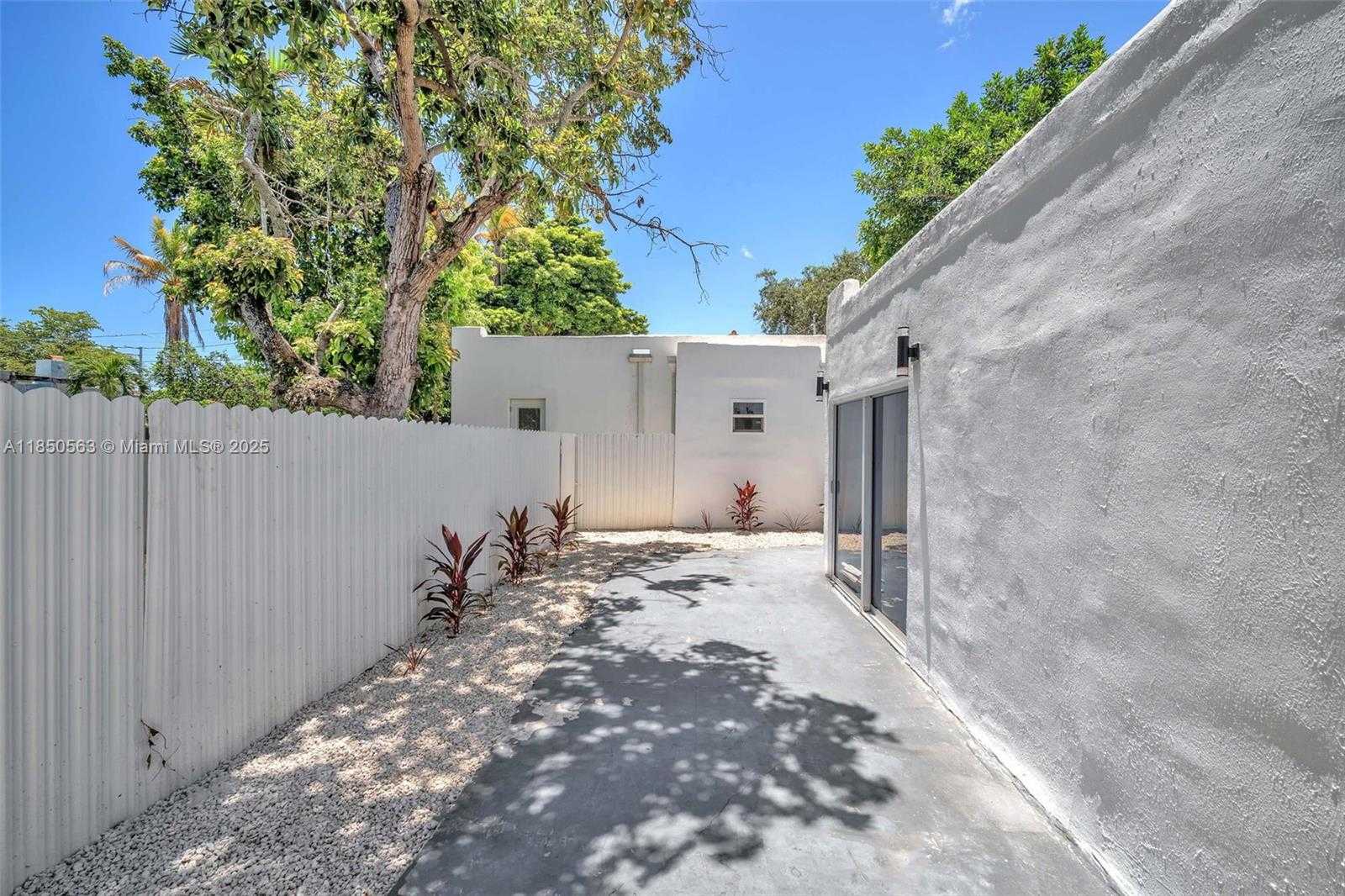 Small Image of 421 NORTH WEST 59TH ST, Miami Number 37