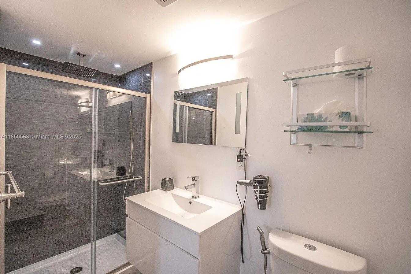 Small Image of 421 NORTH WEST 59TH ST, Miami Number 47