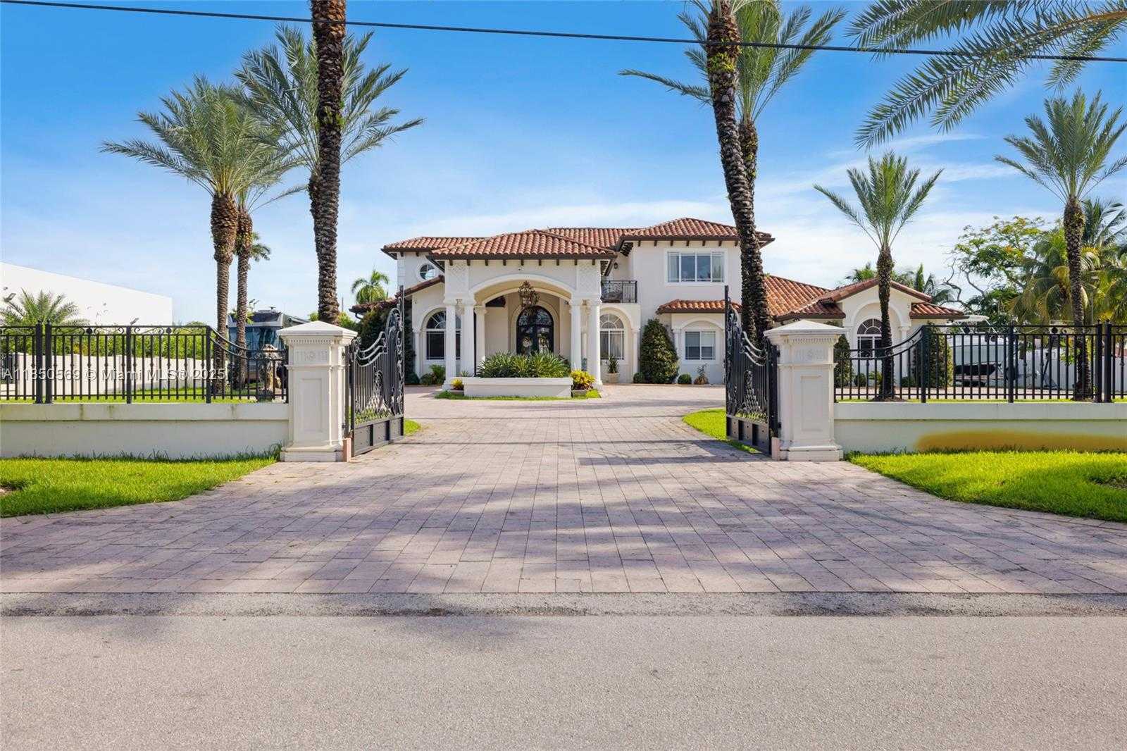 Small Image of 9861 NORTH WEST 135TH ST, Hialeah Gardens Number 2