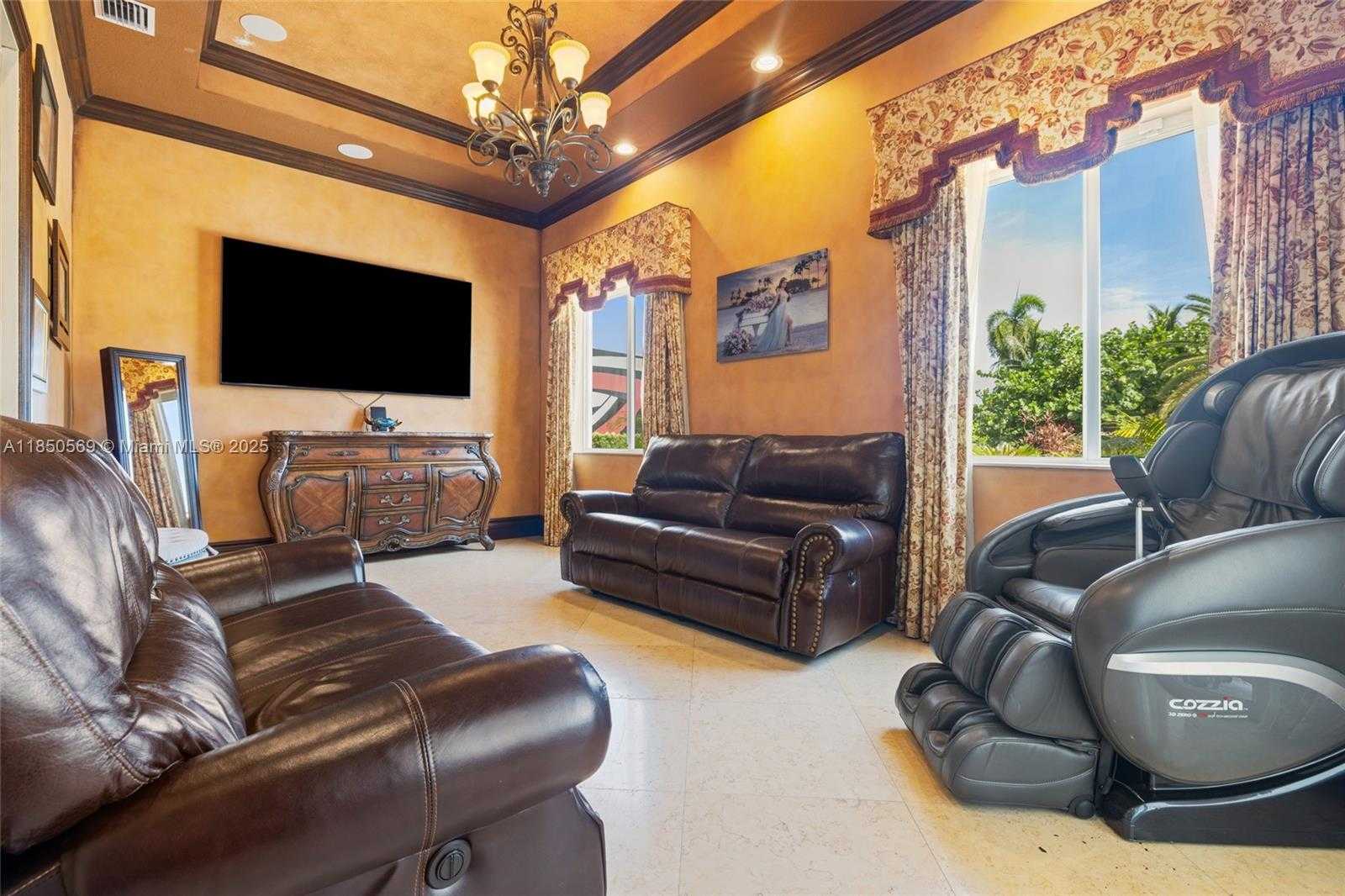 Small Image of 9861 NORTH WEST 135TH ST, Hialeah Gardens Number 25