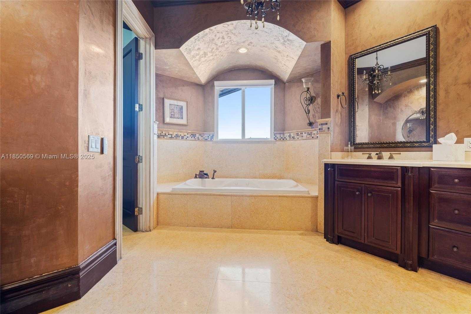 Small Image of 9861 NORTH WEST 135TH ST, Hialeah Gardens Number 41