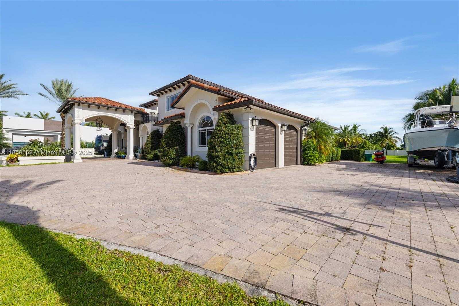 Small Image of 9861 NORTH WEST 135TH ST, Hialeah Gardens Number 5