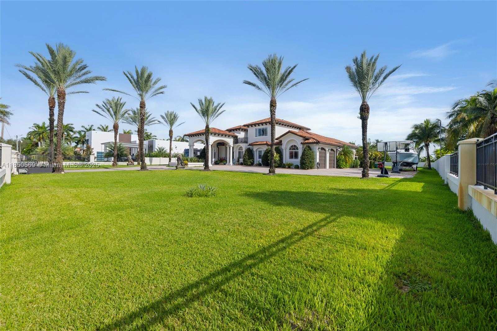 Small Image of 9861 NORTH WEST 135TH ST, Hialeah Gardens Number 6