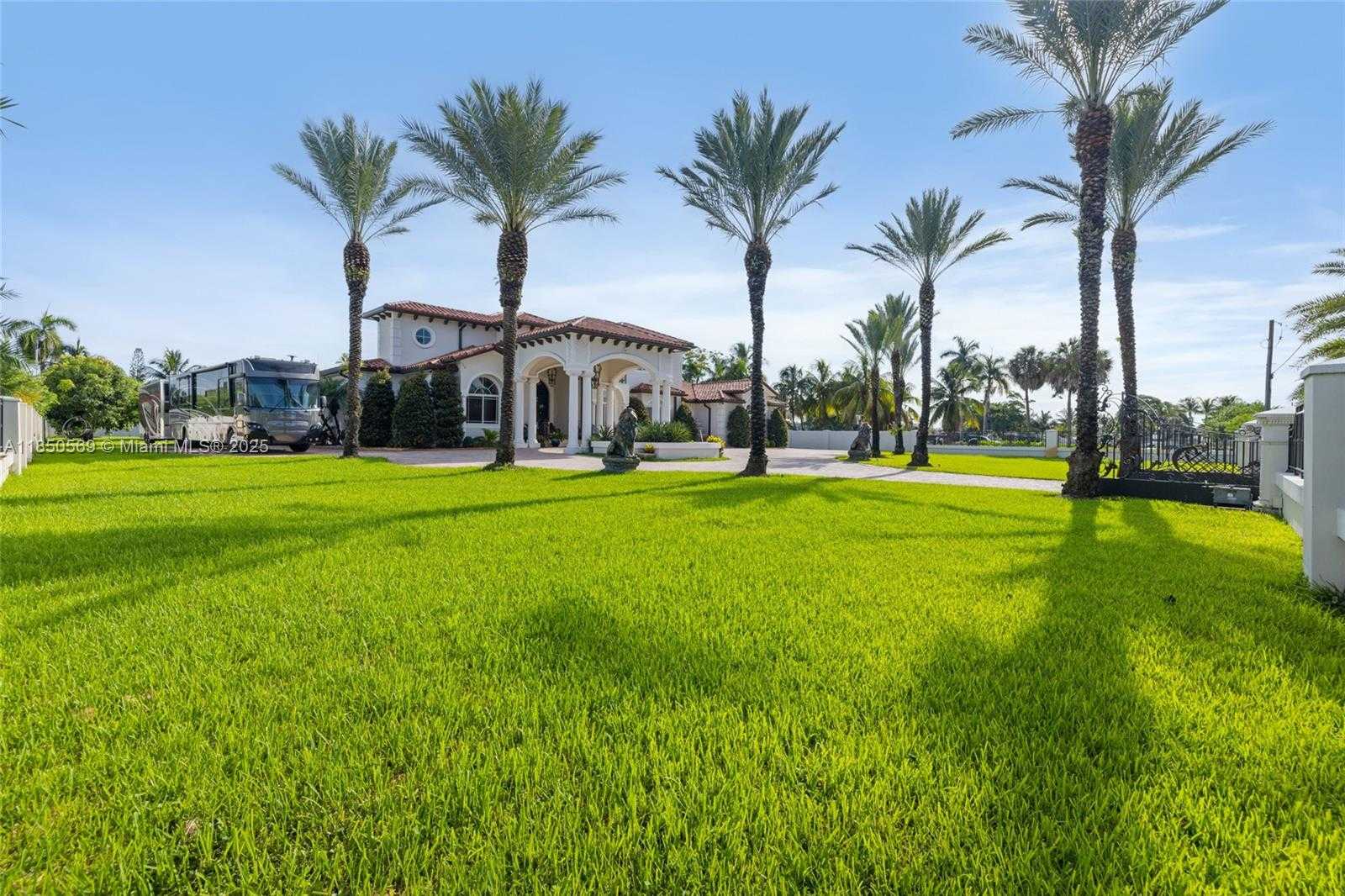 Small Image of 9861 NORTH WEST 135TH ST, Hialeah Gardens Number 7