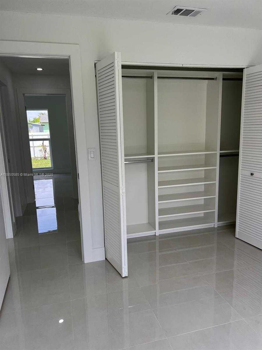 Small Image of 26222 SOUTH WEST 124TH PL, Homestead Number 11