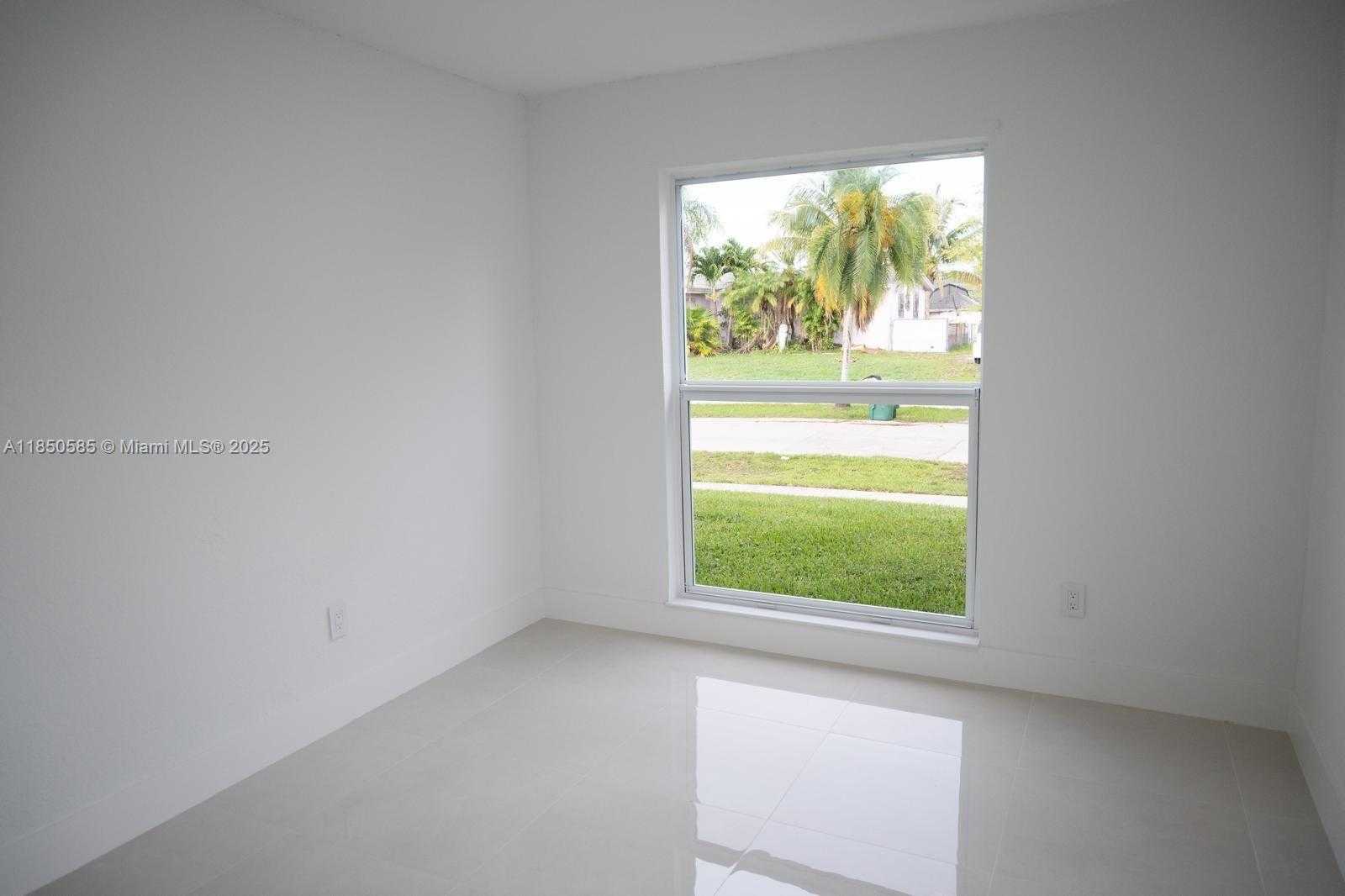 Small Image of 26222 SOUTH WEST 124TH PL, Homestead Number 34