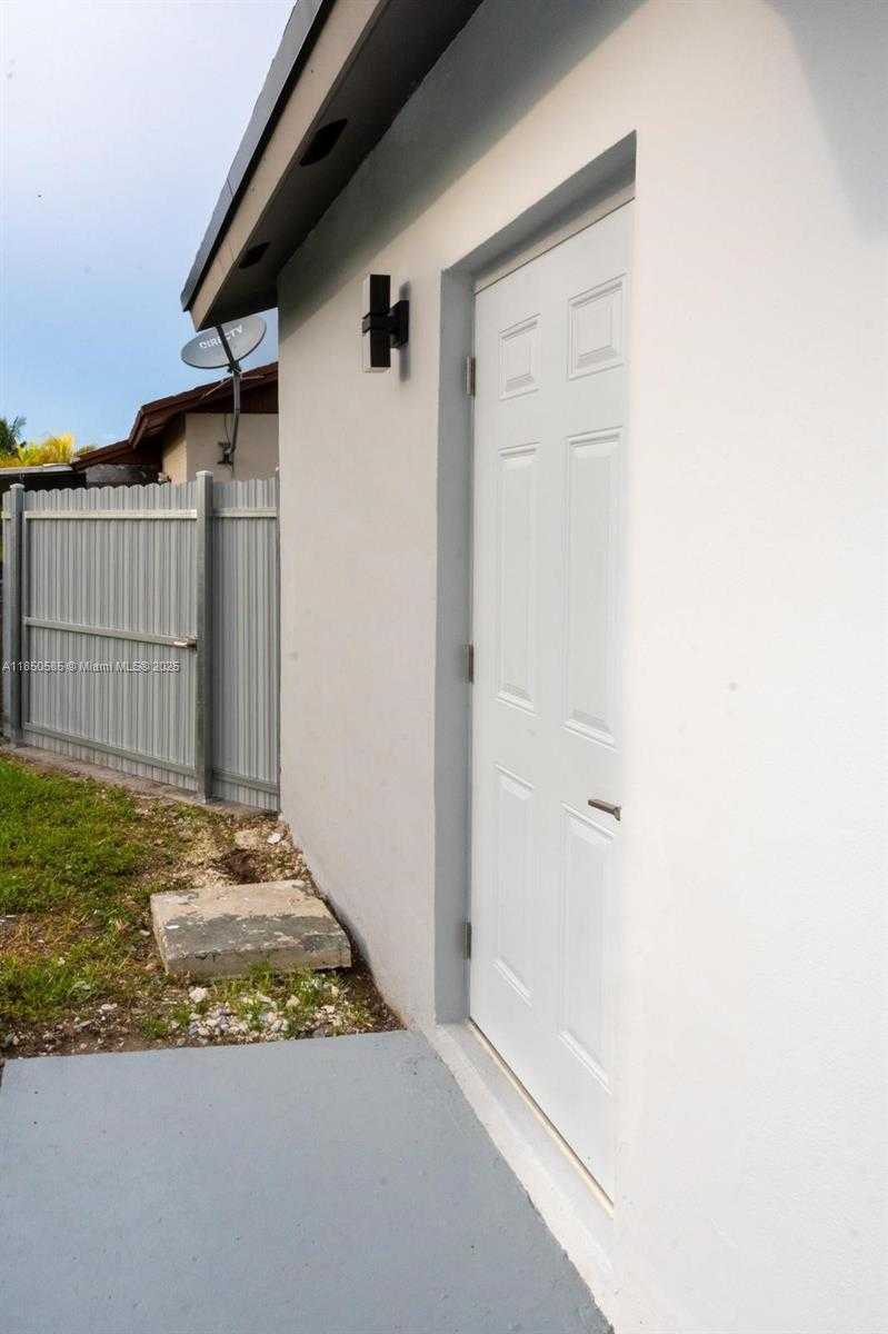 Small Image of 26222 SOUTH WEST 124TH PL, Homestead Number 46