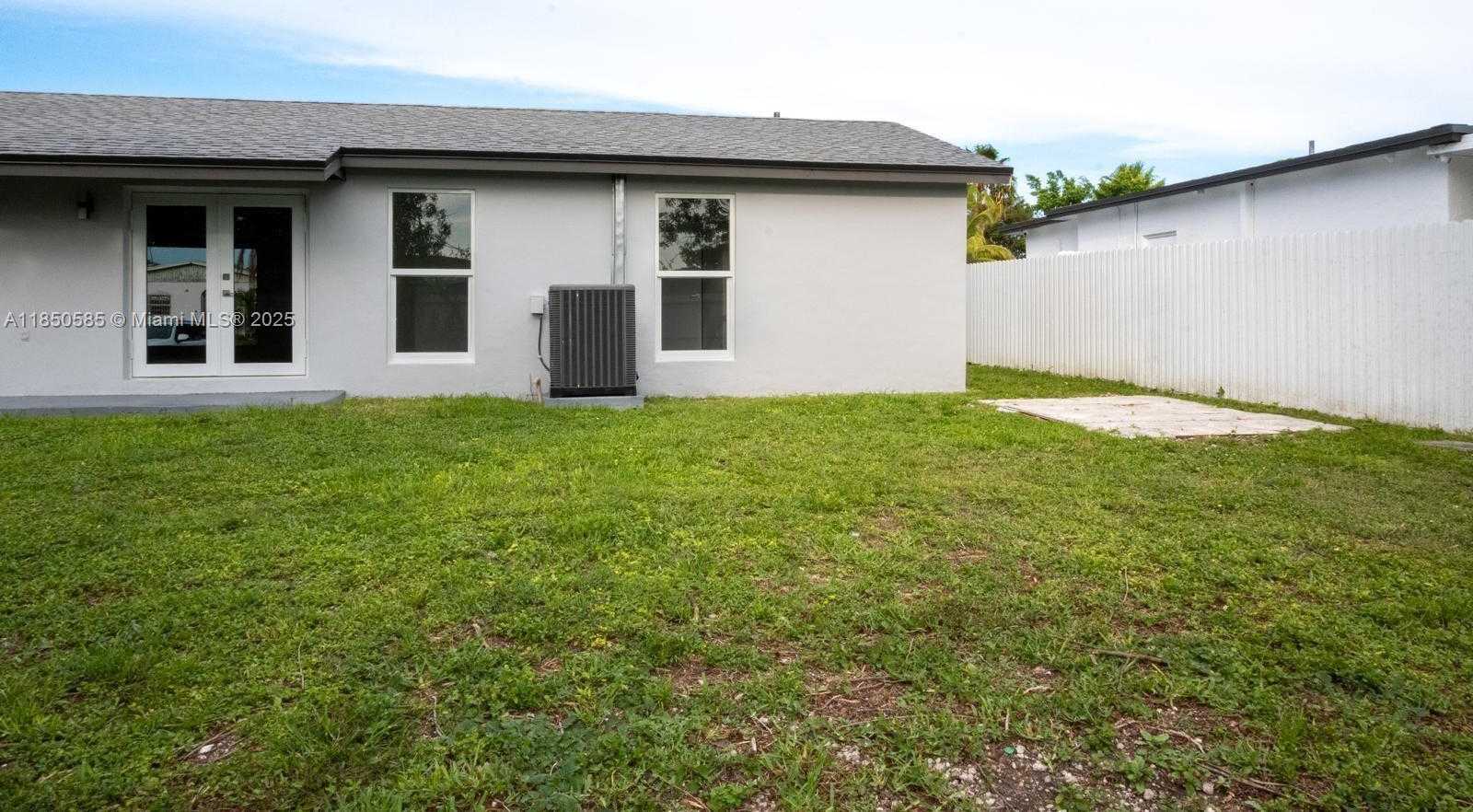 Small Image of 26222 SOUTH WEST 124TH PL, Homestead Number 50