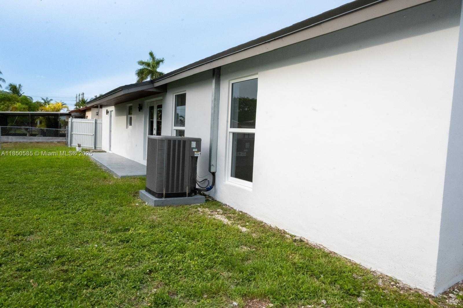 Small Image of 26222 SOUTH WEST 124TH PL, Homestead Number 52