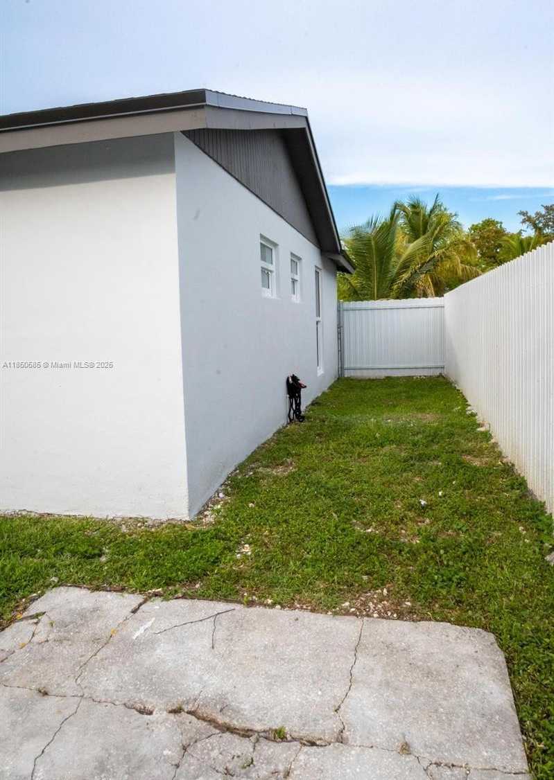 Small Image of 26222 SOUTH WEST 124TH PL, Homestead Number 55