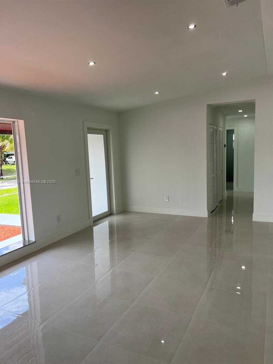 Small Image of 26222 SOUTH WEST 124TH PL, Homestead Number 8