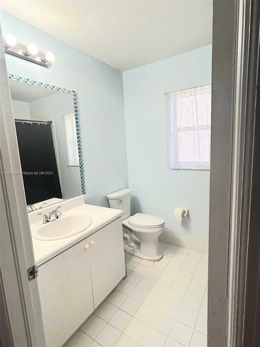 Small Image of 12130 NORTH WEST 56TH CT, Coral Springs Number 11