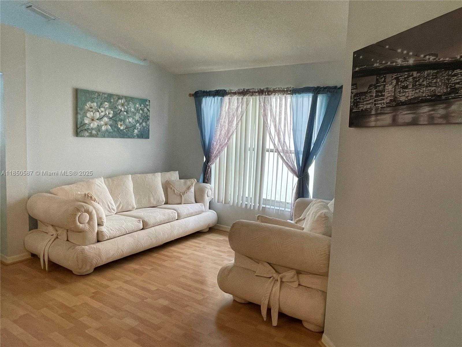 Small Image of 12130 NORTH WEST 56TH CT, Coral Springs Number 4