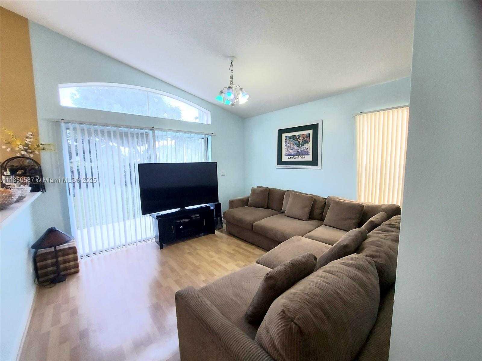 Small Image of 12130 NORTH WEST 56TH CT, Coral Springs Number 6