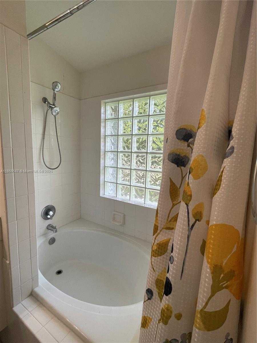 Small Image of 12130 NORTH WEST 56TH CT, Coral Springs Number 9