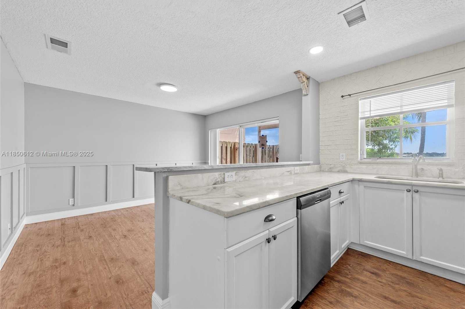 Small Image of 3226 WEST BUENA VISTA DR, Margate Number 10