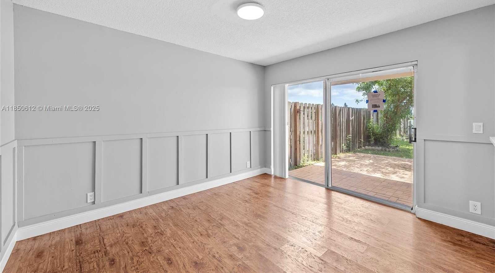 Small Image of 3226 WEST BUENA VISTA DR, Margate Number 12