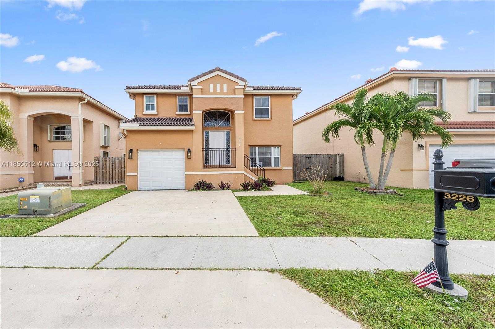 Small Image of 3226 WEST BUENA VISTA DR, Margate Number 2