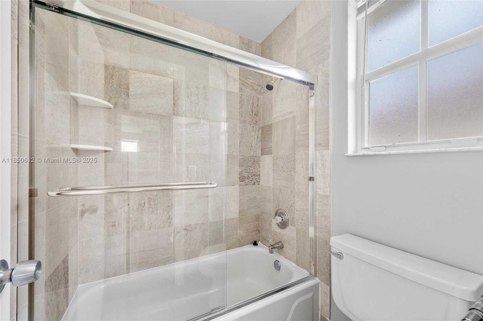 Small Image of 3226 WEST BUENA VISTA DR, Margate Number 23