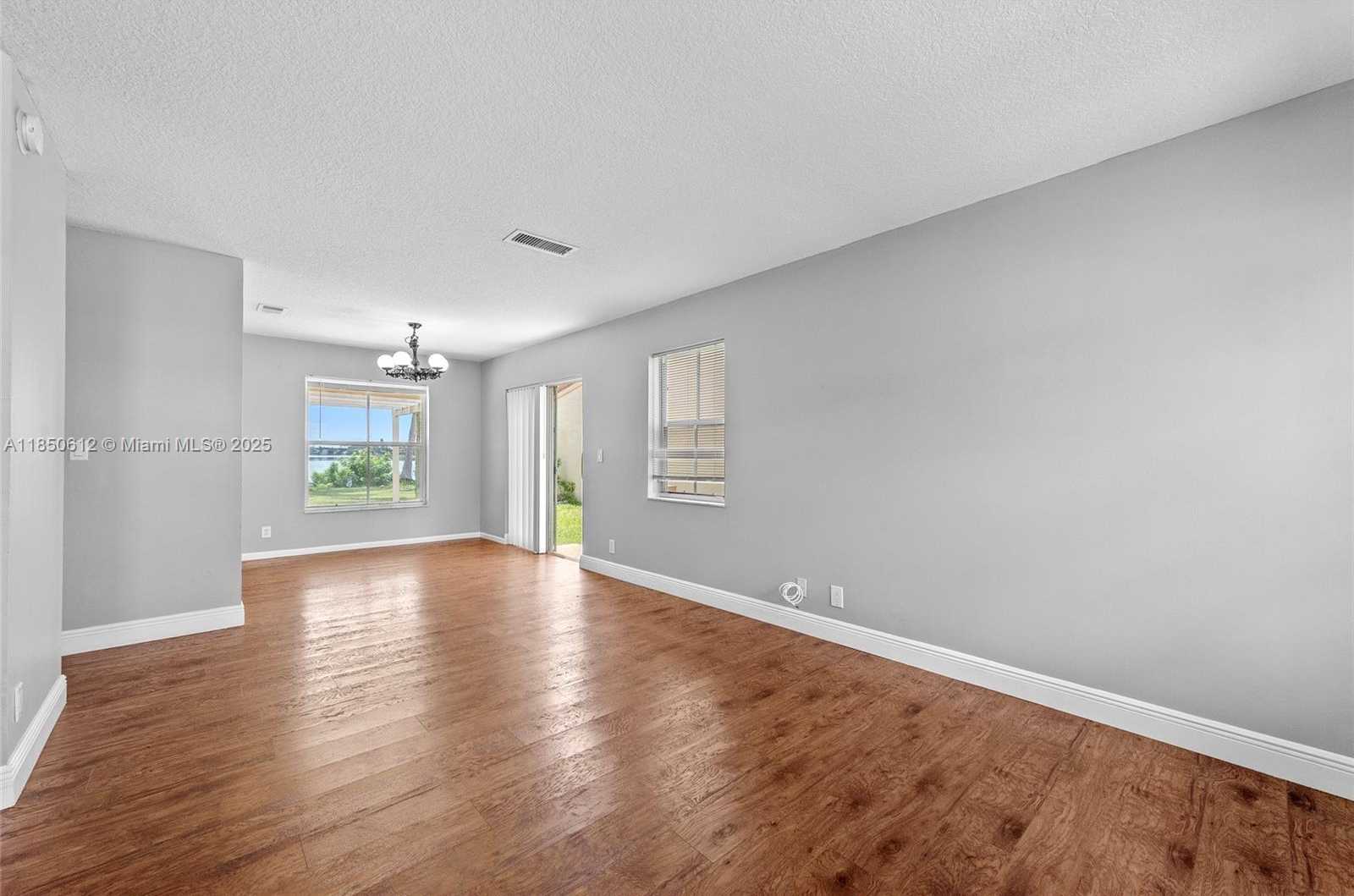 Small Image of 3226 WEST BUENA VISTA DR, Margate Number 5