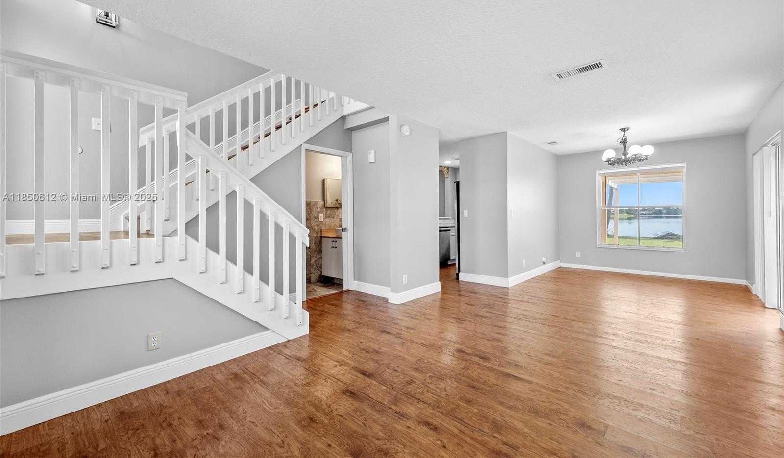Small Image of 3226 WEST BUENA VISTA DR, Margate Number 6