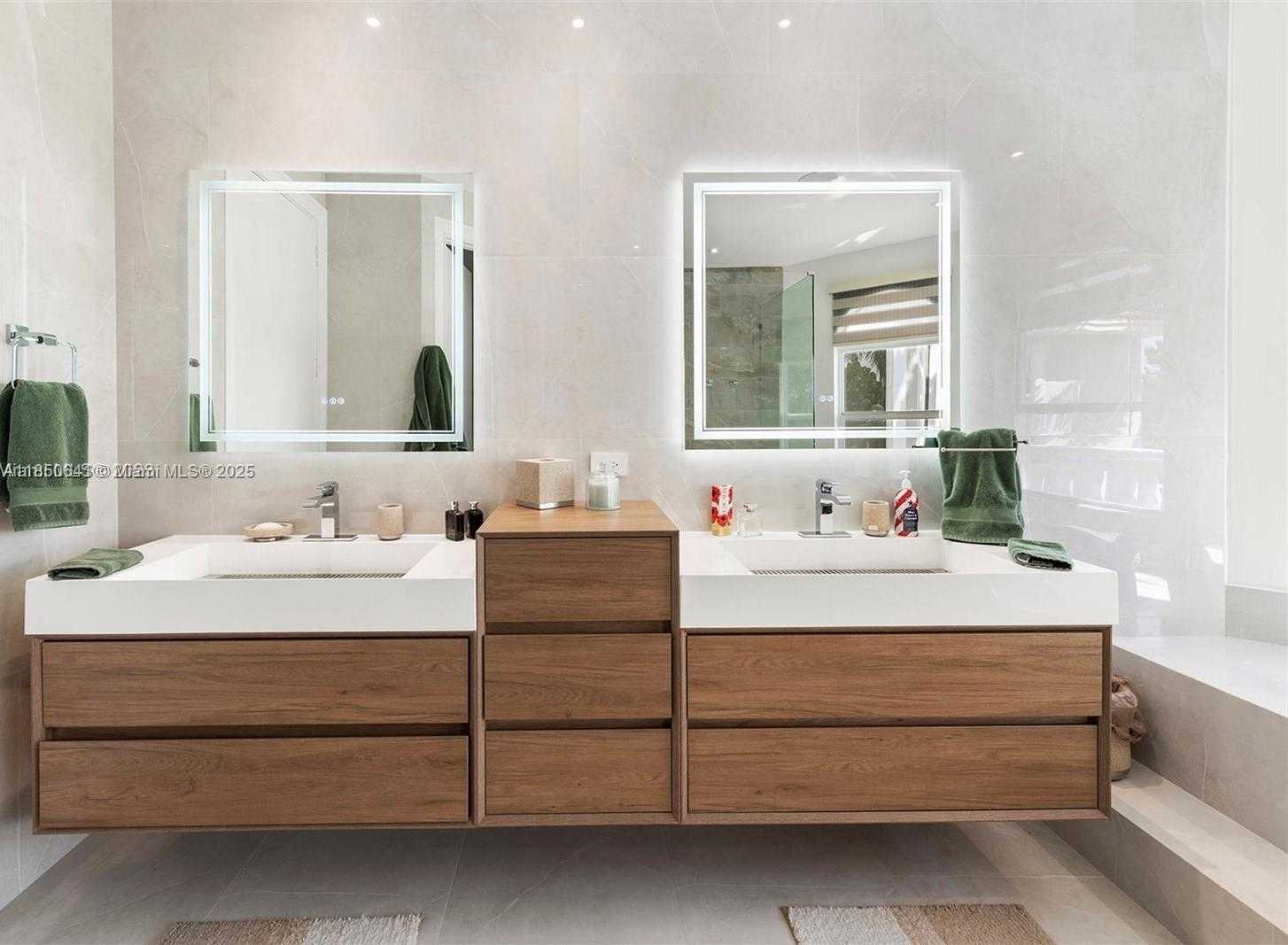 Small Image of 1031 HARBOR CT, Hollywood Number 10