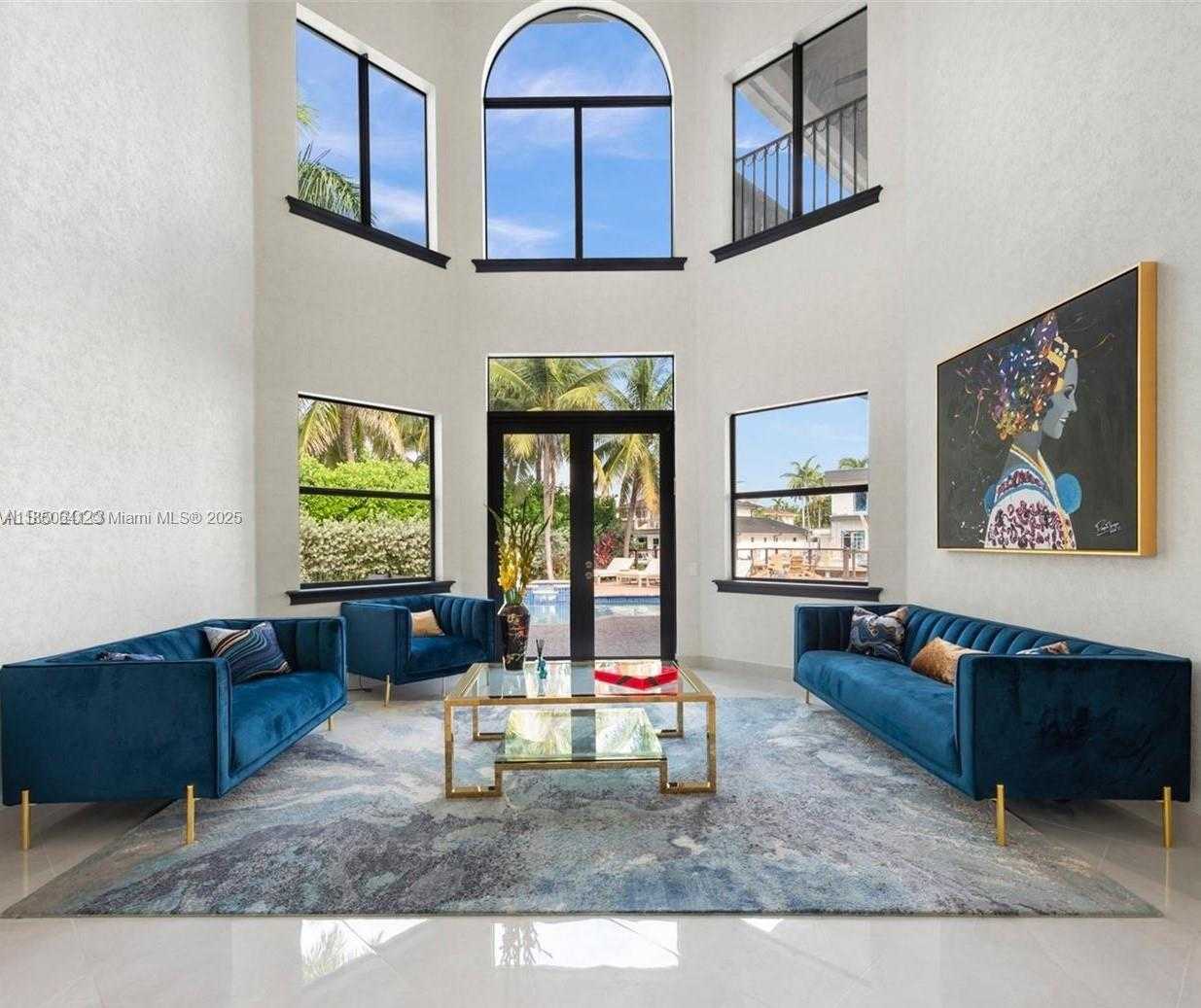 Small Image of 1031 HARBOR CT, Hollywood Number 2