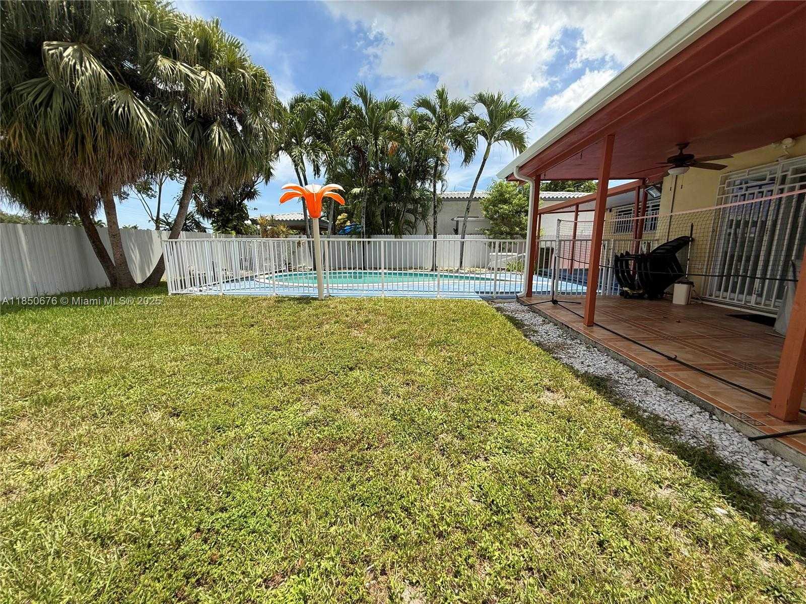 Small Image of 861 WEST 51ST PL, Hialeah Number 12