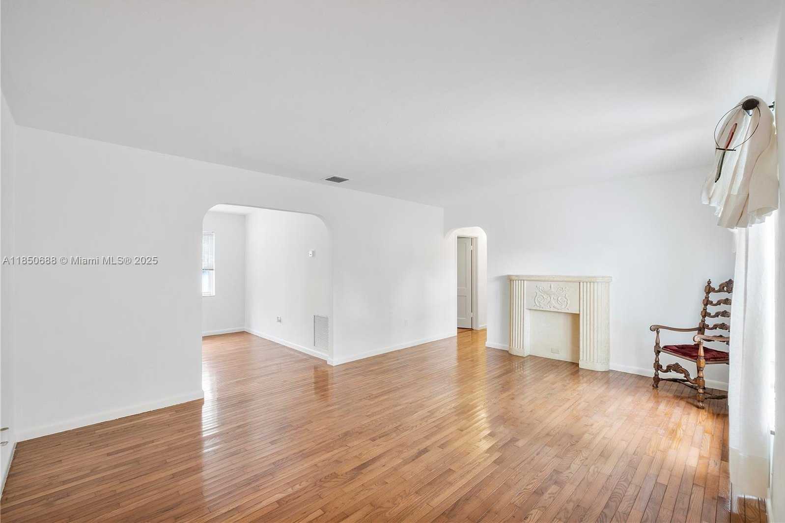Small Image of 2121 SOUTH WEST 20TH ST, Miami Number 10