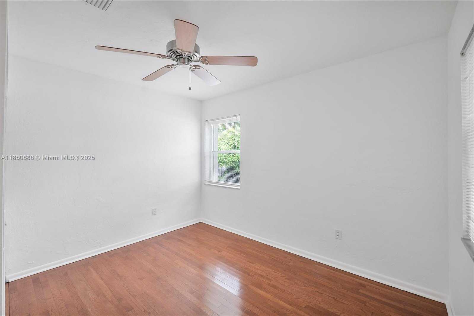 Small Image of 2121 SOUTH WEST 20TH ST, Miami Number 23
