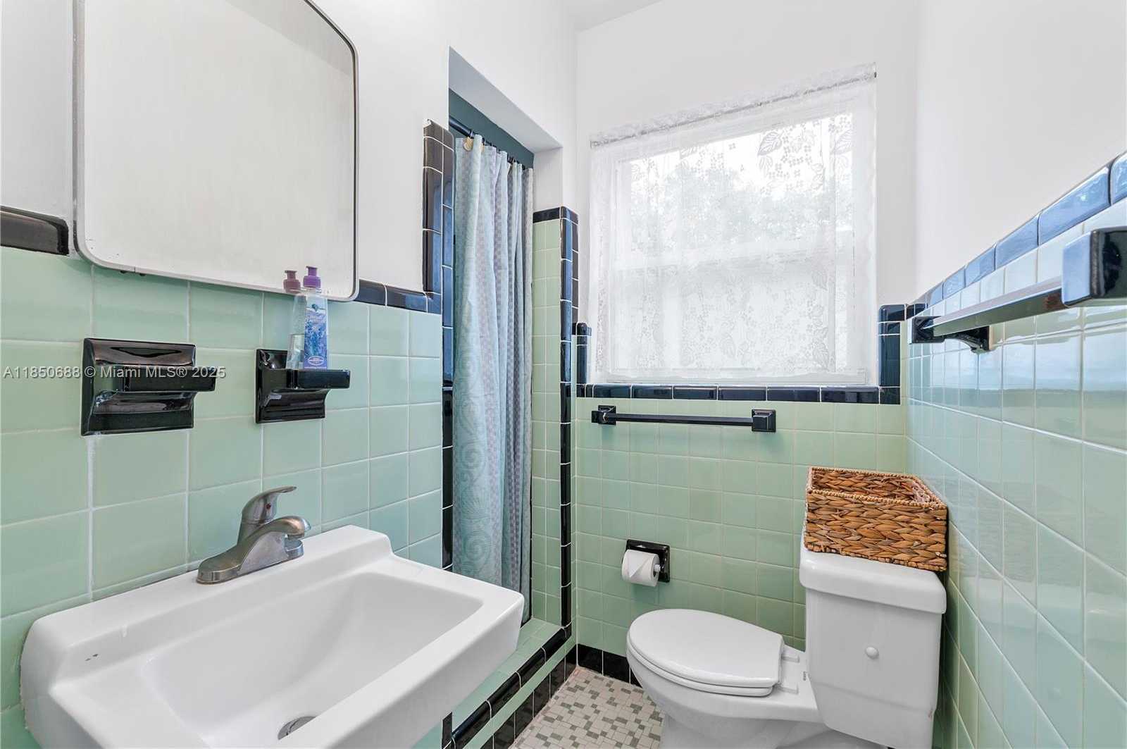 Small Image of 2121 SOUTH WEST 20TH ST, Miami Number 24