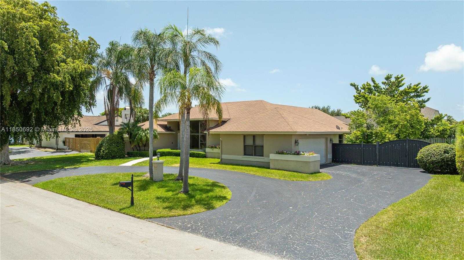 Small Image of 8110 SOUTH WEST 188TH ST, Cutler Bay Number 35
