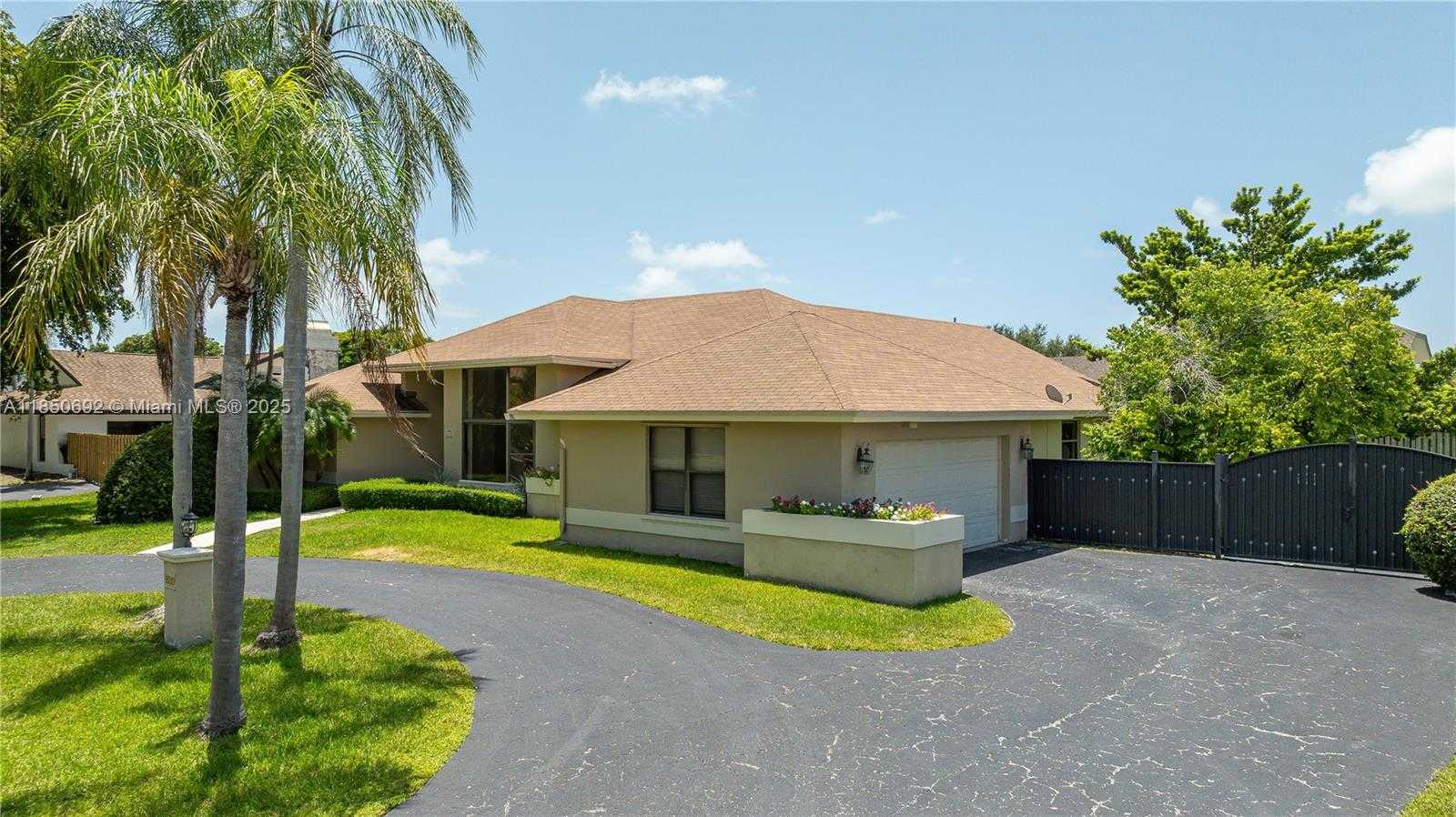 Small Image of 8110 SOUTH WEST 188TH ST, Cutler Bay Number 36