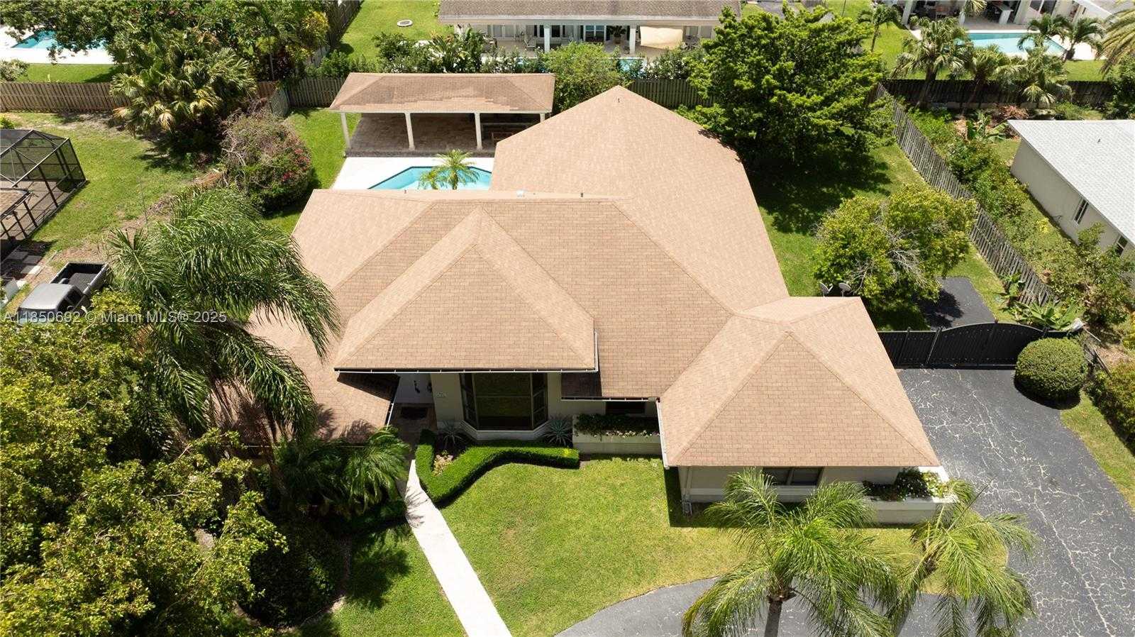 Small Image of 8110 SOUTH WEST 188TH ST, Cutler Bay Number 78