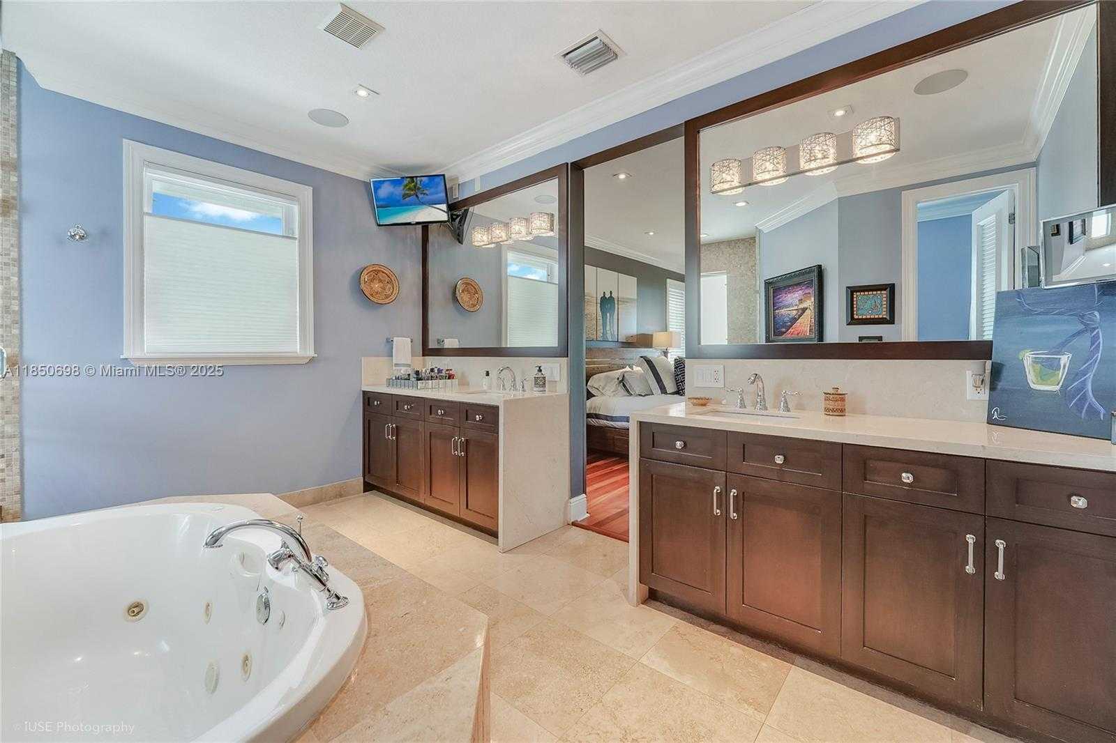 Small Image of 755 NORTH EAST 77TH STREET, Miami Number 29