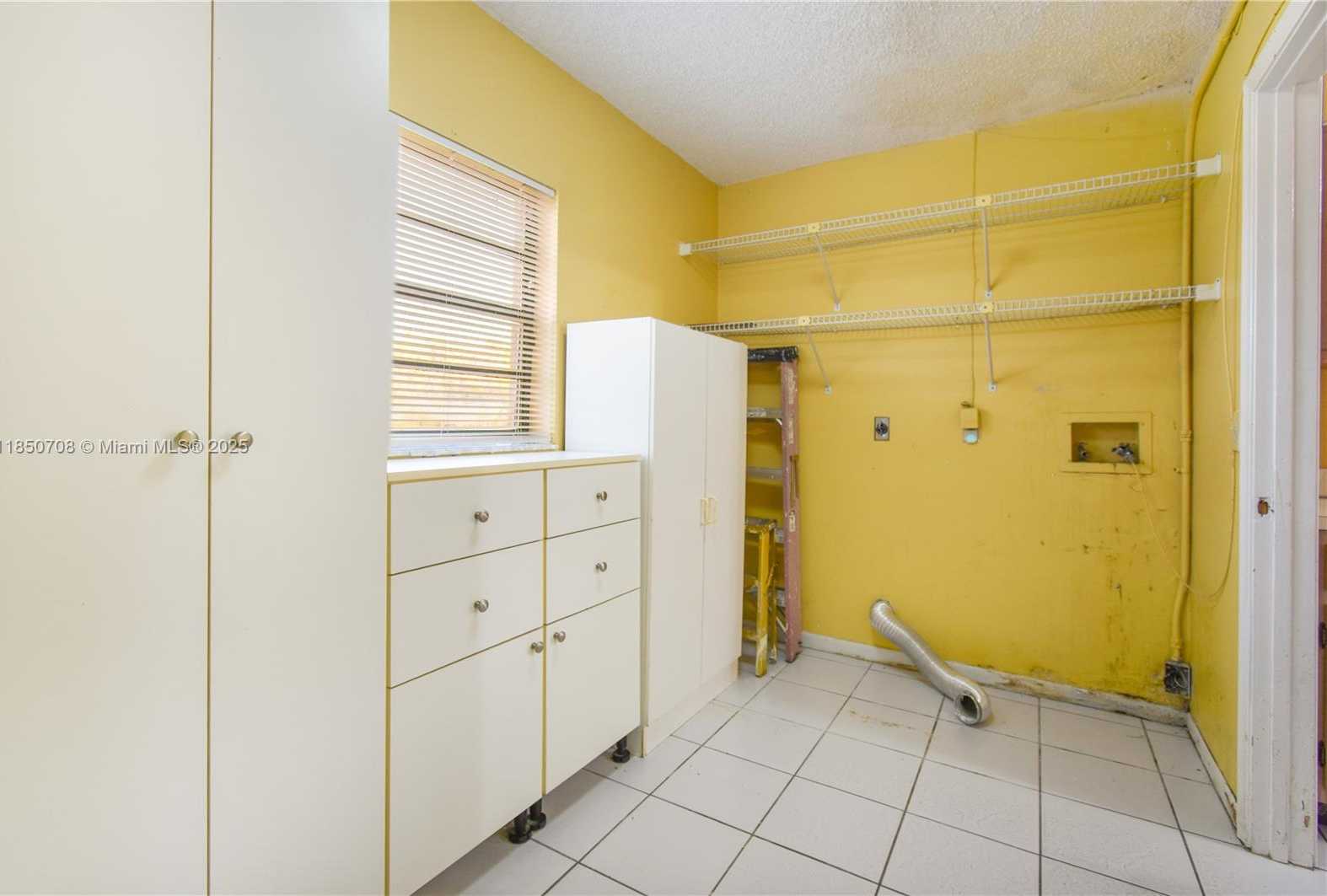 Small Image of 13880 SOUTH WEST 44TH TER, Miami Number 12