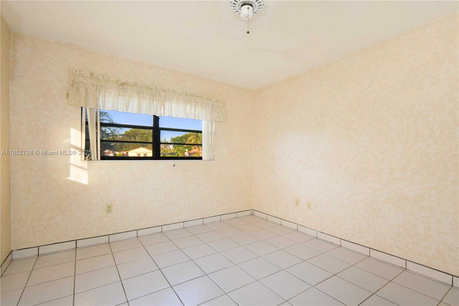Small Image of 13880 SOUTH WEST 44TH TER, Miami Number 18