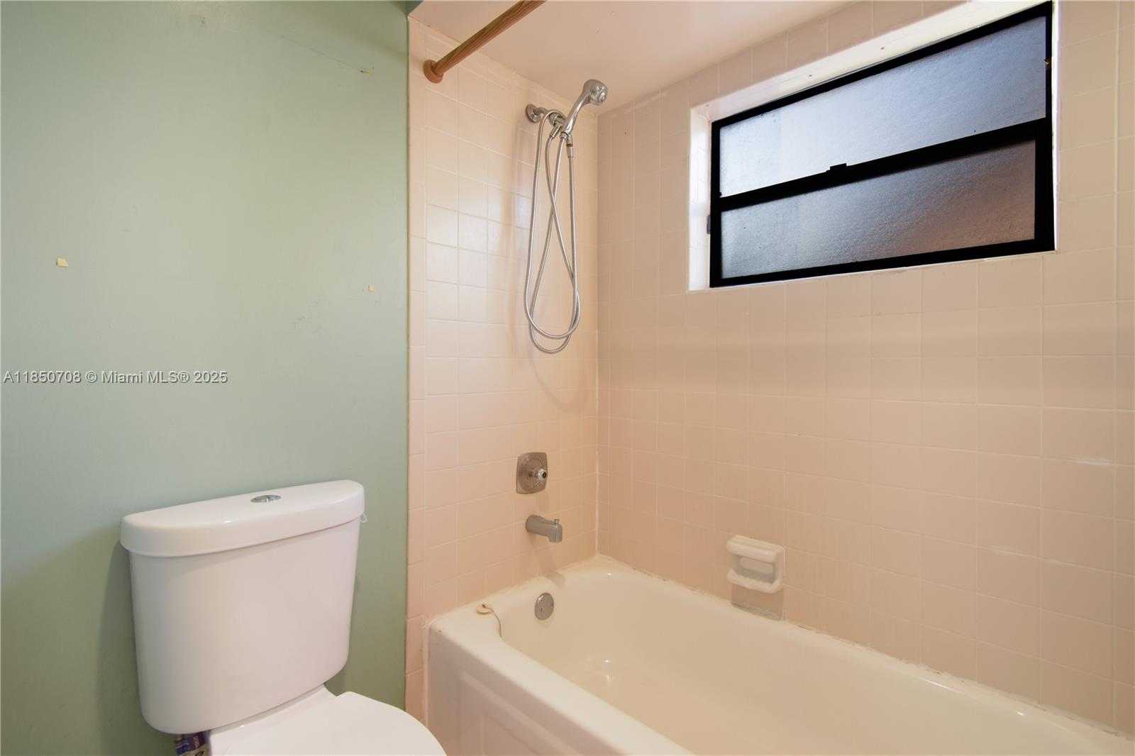 Small Image of 13880 SOUTH WEST 44TH TER, Miami Number 20