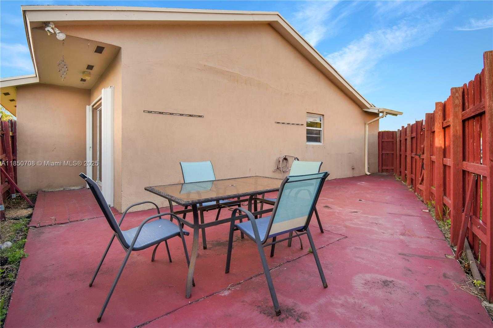 Small Image of 13880 SOUTH WEST 44TH TER, Miami Number 32