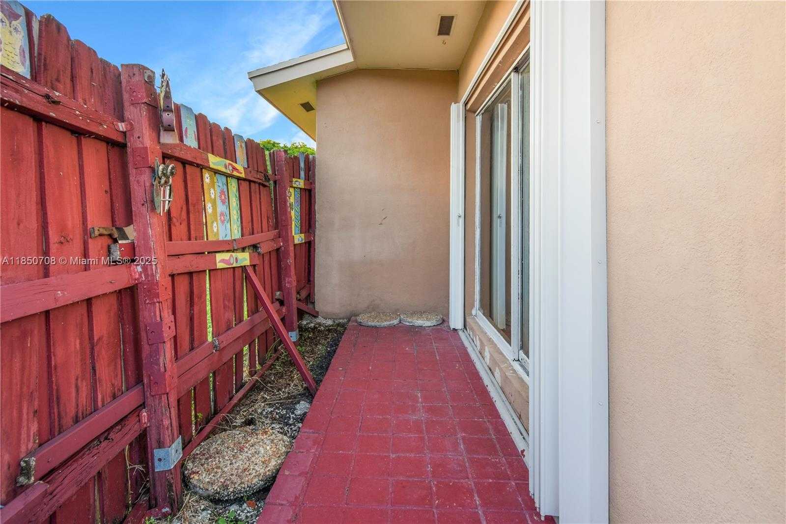 Small Image of 13880 SOUTH WEST 44TH TER, Miami Number 35