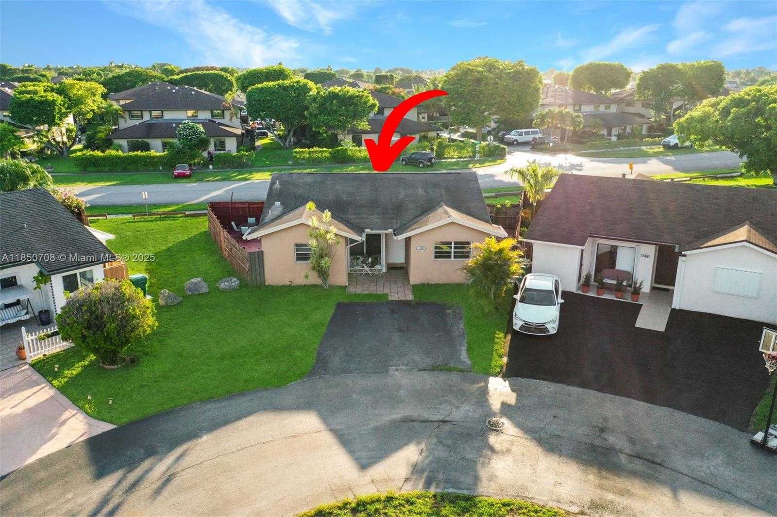 Small Image of 13880 SOUTH WEST 44TH TER, Miami Number 5