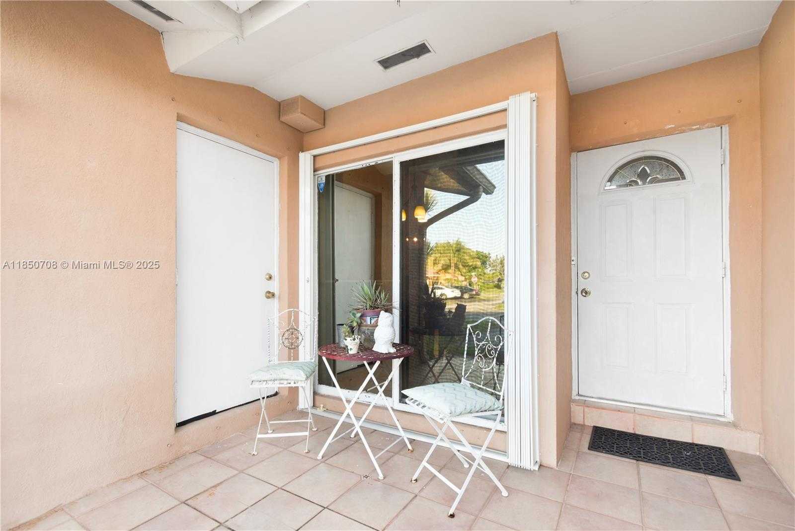 Small Image of 13880 SOUTH WEST 44TH TER, Miami Number 9